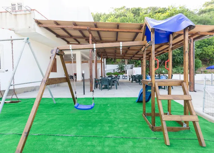 Apart-hotel Limoneto *