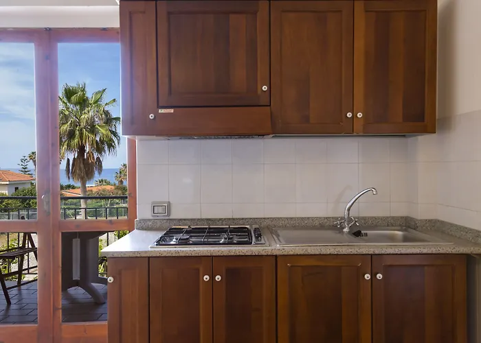 Apart-hotel Limoneto *