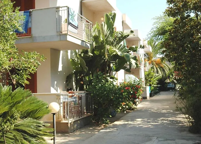 Apart-hotel Limoneto *