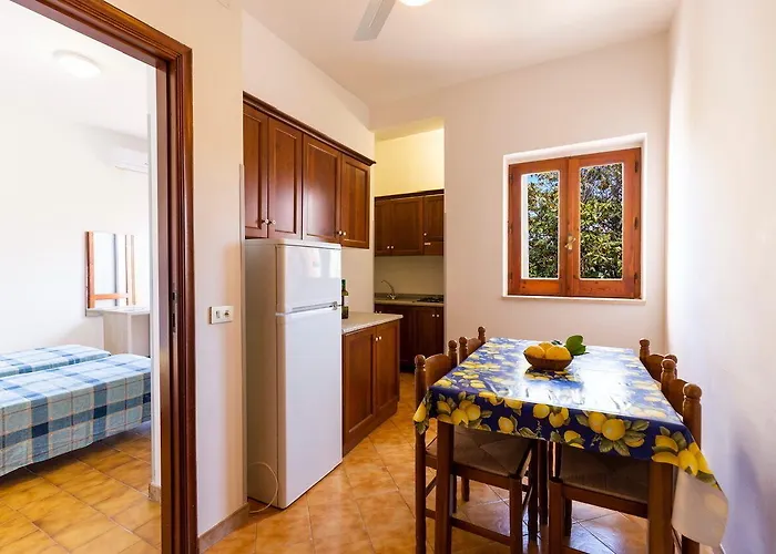 Limoneto Apart-hotel *